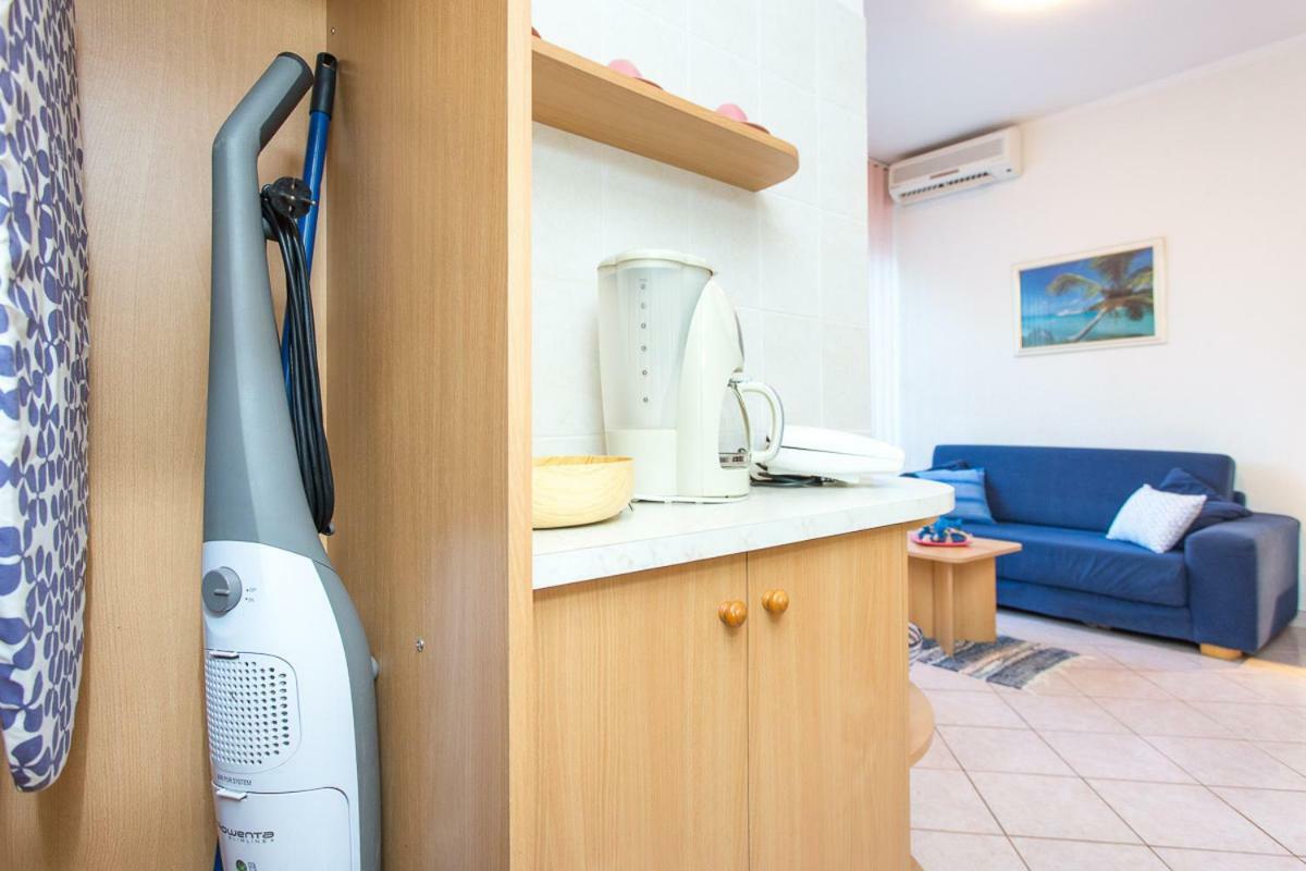 2-Bedroom Apartment 300M From Beach In Punat Bagian luar foto