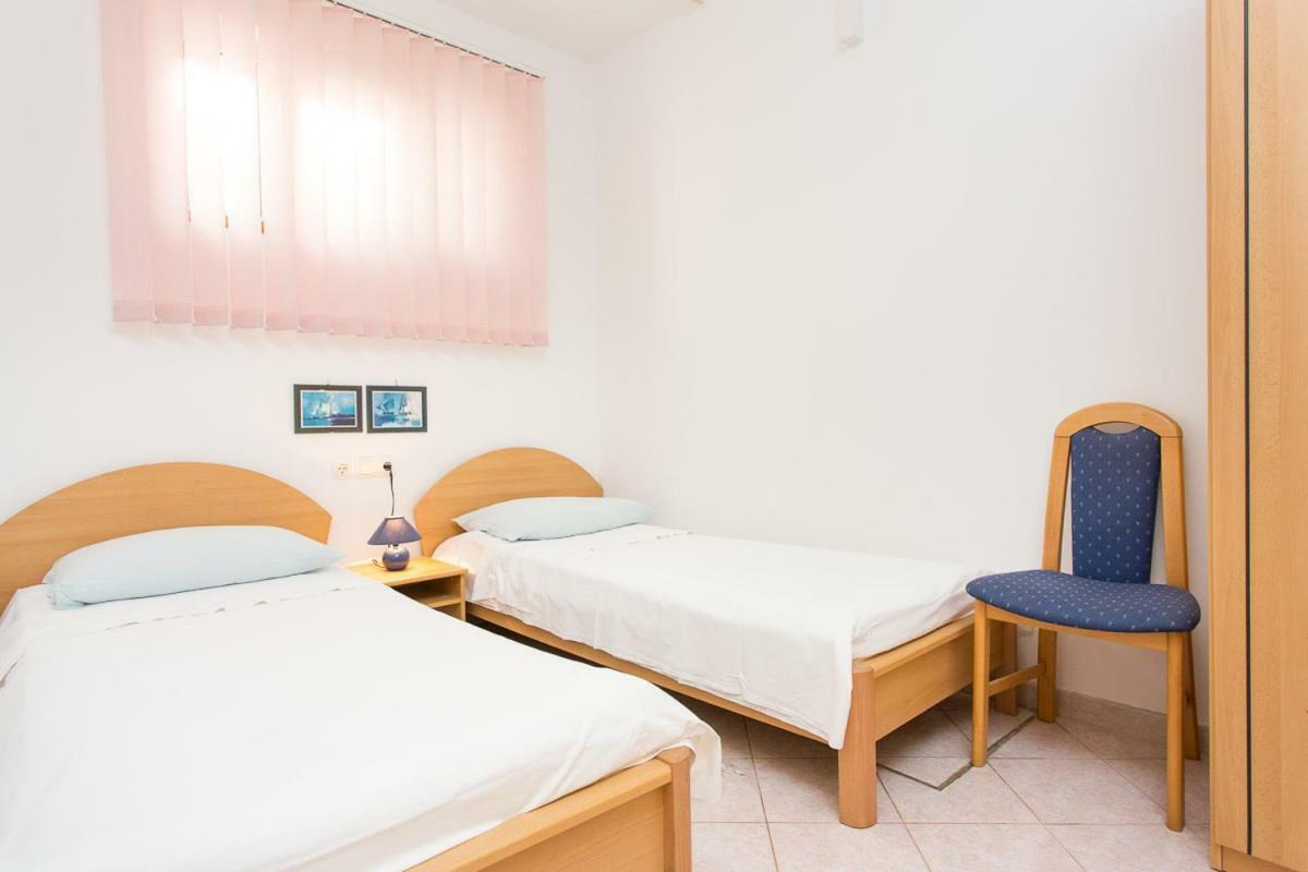 2-Bedroom Apartment 300M From Beach In Punat Bagian luar foto